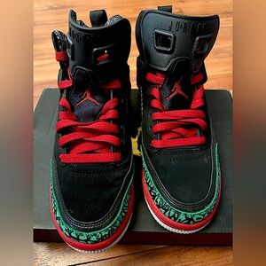 Size 6.5Y- Jordan Spizike 2017 Mid Black Varsity Red (8.5 women’s )